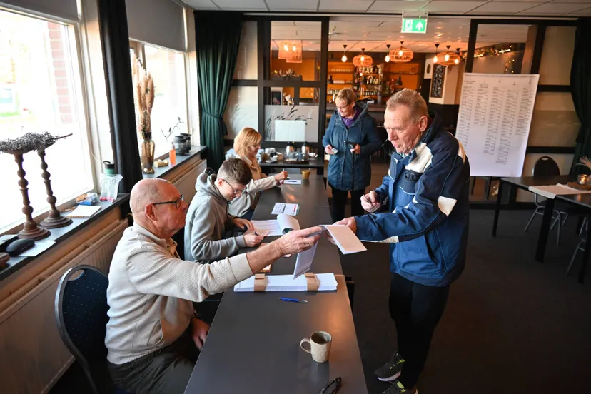 pn18032026 Veeningen Stembureau gemeenteraadsverkiezingen