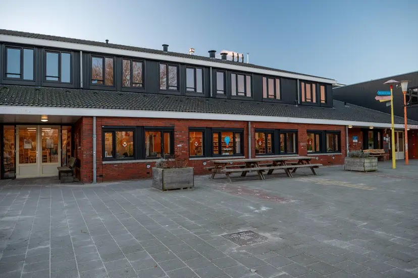 De Wijk bieb DWK buiten