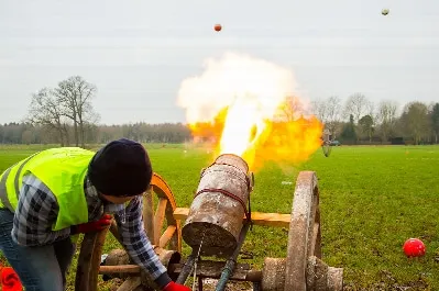 carbid schieten 1200px