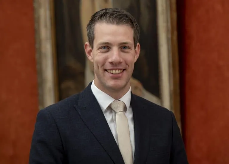 chris van hes wethouder 768x614 1