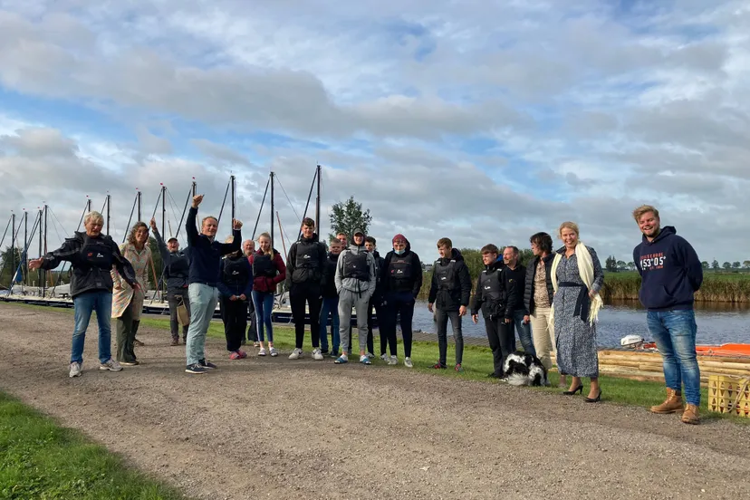gedeputeerde avine fokkens kelder tijdens werkbezoek in nes