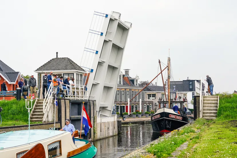 heropening riensluisbrug foto gewoan dwaan douwe bijlsma 1