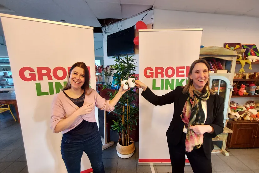 laura bromet en lisa westerveld met de griene tut beker bij lunch in leeuwarden 11 feb 22