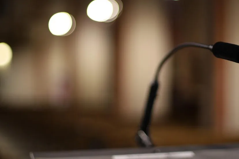 microfoon vocaal debat zaal pixabaycom