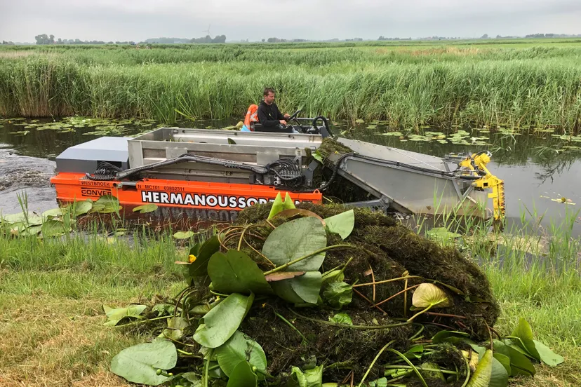 pb 32 32 wetterskip fryslan start proef ecologisch onderhoud dyksfeart en djippert bij makkum 3