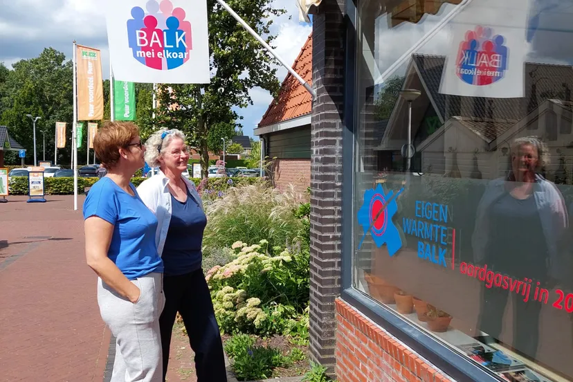 beeldscherm met sociaal culturele agenda eigen warmte balk