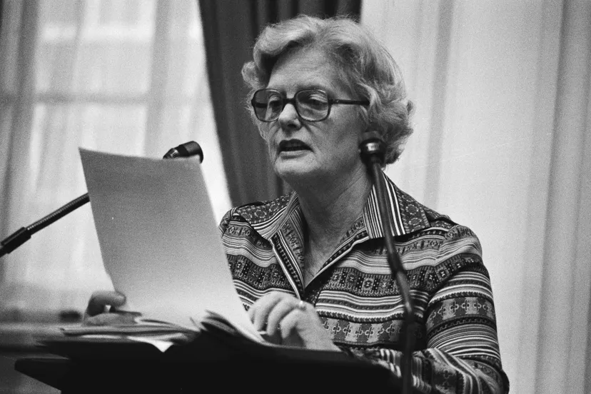 mevrouw veder smit aan het woord bestanddeelnr 929 9759