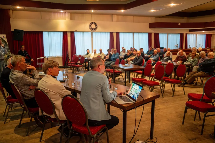 dorpsbijeenkomst eigen warmte balk 9 april 2025