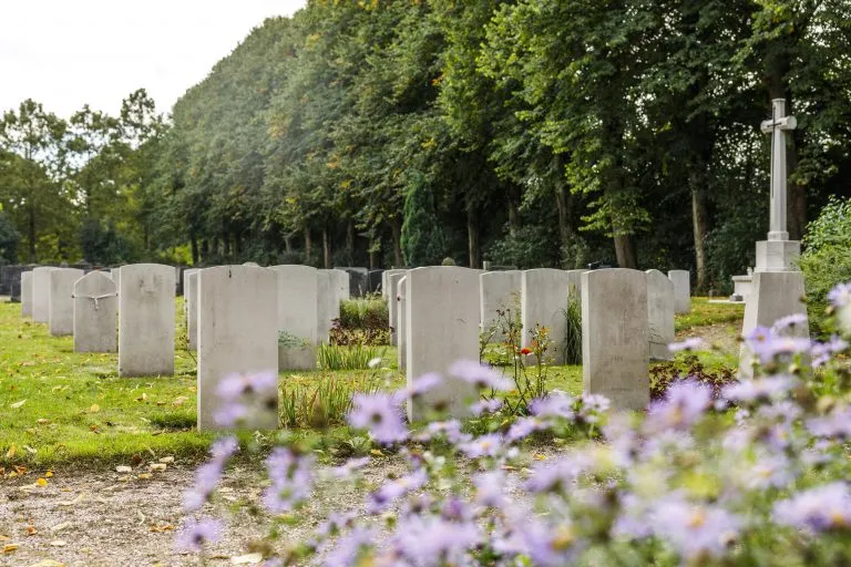 Begraafplaatsen-Lemmer-De-Fryske-Marren-768x512