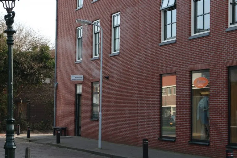 Toiletgebouw-haven-Lemmer-768x512