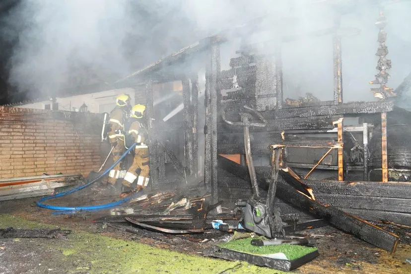 2024 05 27 meesters multi media fotos schuurbrand slaat over naar woning bredastraat den bosch7