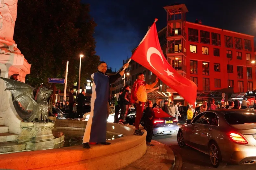 2024 07 03 meesters multi media fotos toeterende turken den bosch na wst ek voetbal 5