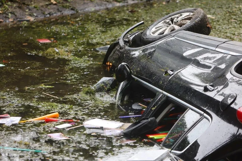 auto te water sint michielsgestel 6