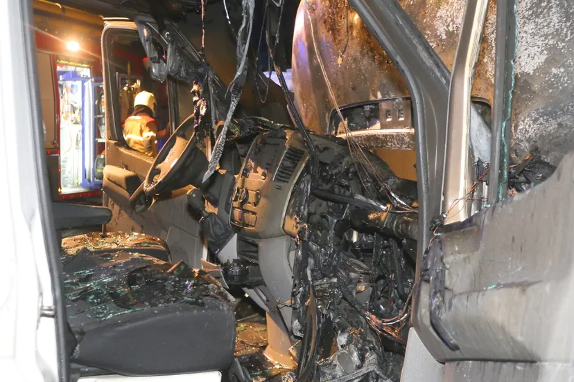 bestelbus in brnd tweede slagen den bosch 2