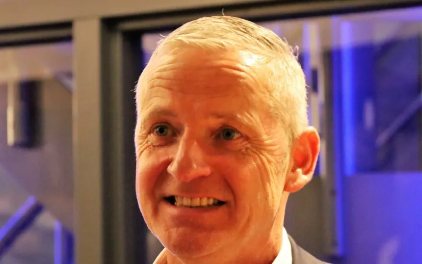 db top oss 339 2 915x518 1