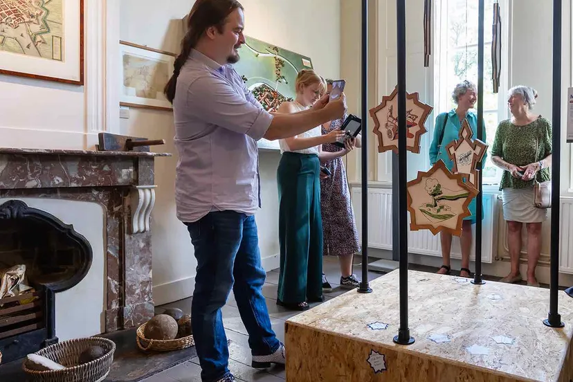 foto opening expositie heusden