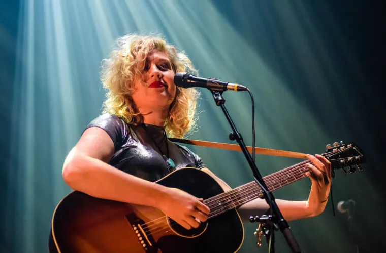 judy blank1 0 0 760 500 1