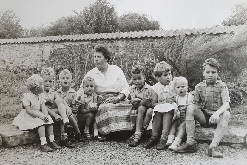 paleis voor volksvlijt ons moeder