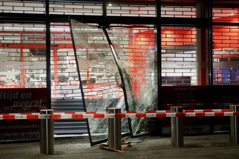 ramkraak media markt tinnegietersstraat den bosch 1