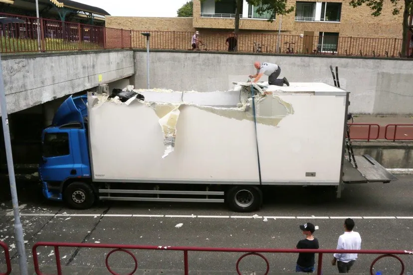vrachtwagen vast stationstunnel den bosch2