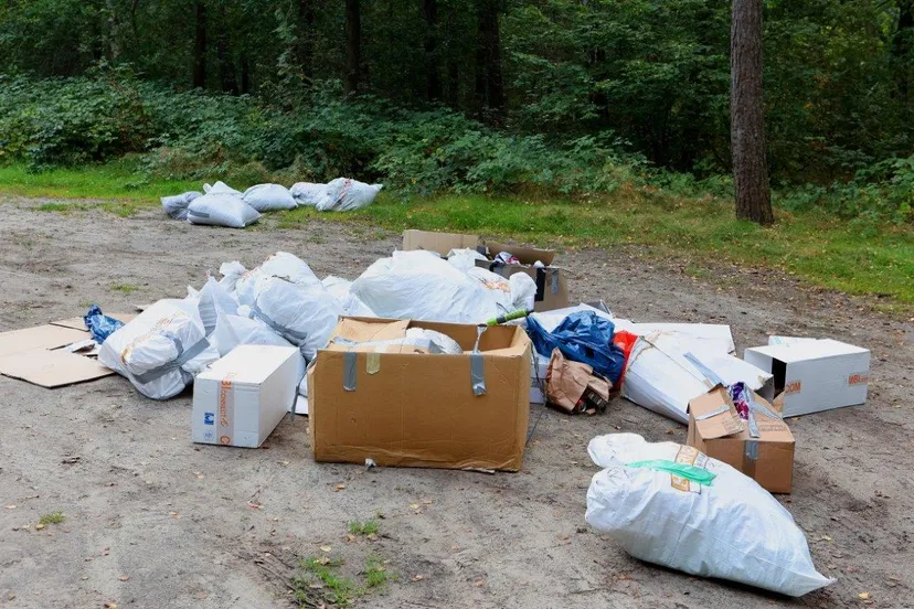 zakken hennep afval gedumpt helvoirt 5