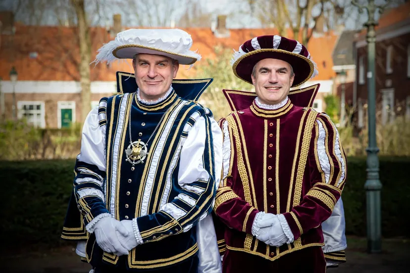 prins amadeiro xxvi en adjudant binnenplaats