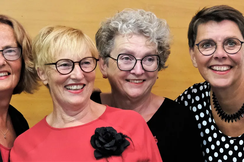 ladies 2 hvd 2022 8piubliciteit