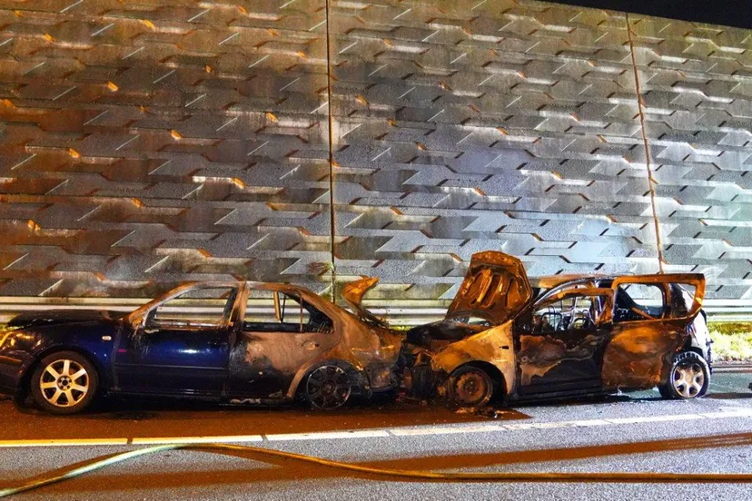 2024 12 02 meesters multi media fotos twee voertuigen in brand na ongeval a2 rosmalen2