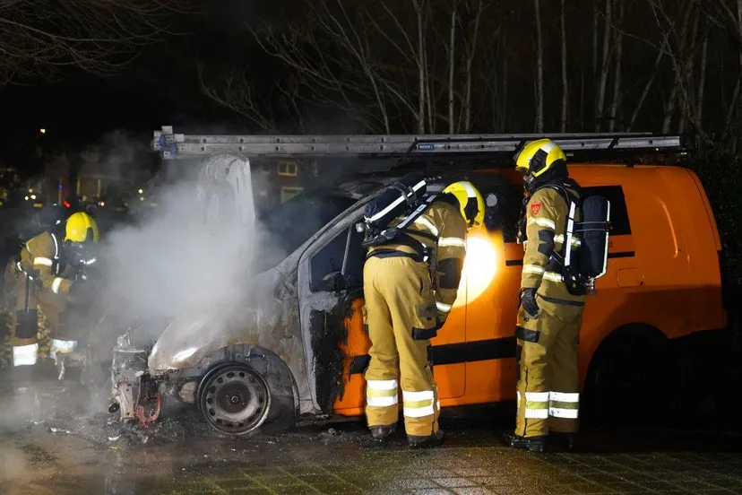 2025 01 01 meesters multi media fotos dakdekkersbus in brand de over den bosch4