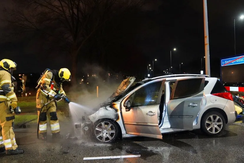 2025 01 06 meesters multi media fotos autobrand helftheuvelweg den bosch1