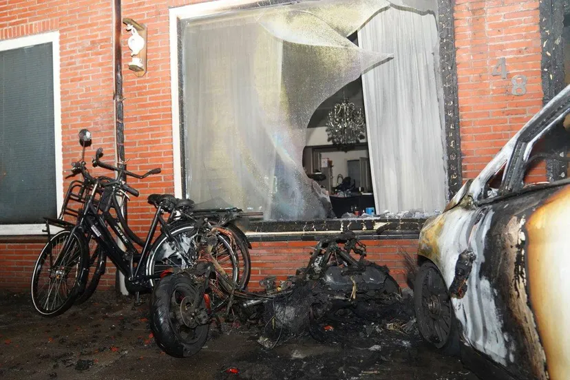 2025 01 19 meesters multi media fotos autobrand slaat over naar wonig acaciasingel den bosch3