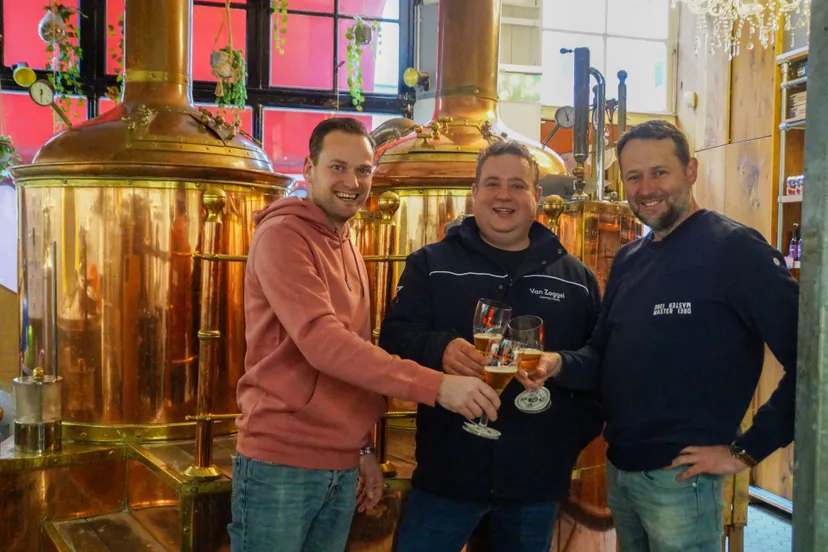 vlnr richard daan en ruud bij stadsbrouwerij van kollenburg horizontaal jheronimus bier