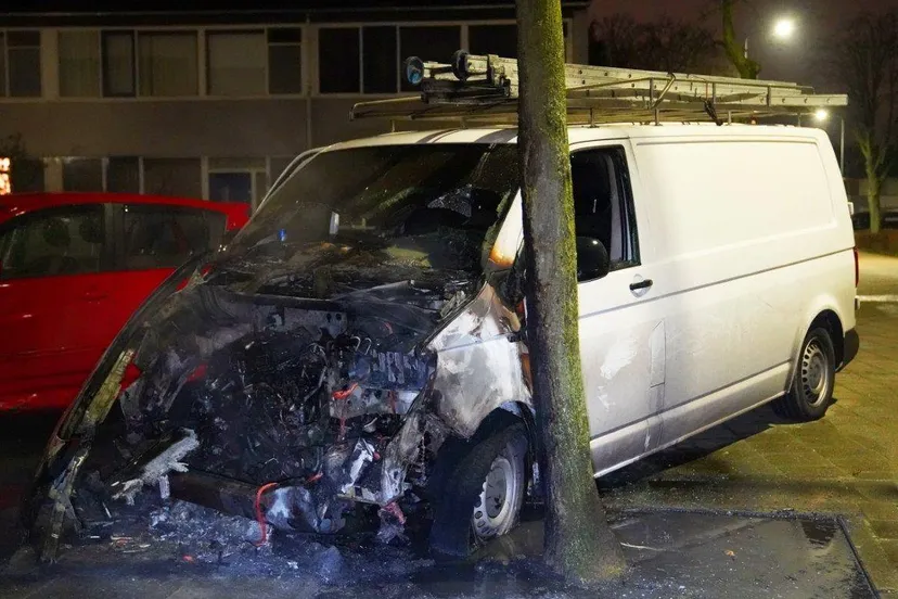 2025 02 13 meesters multi media fotos dakdekkersbus in brand fagot den bosch3