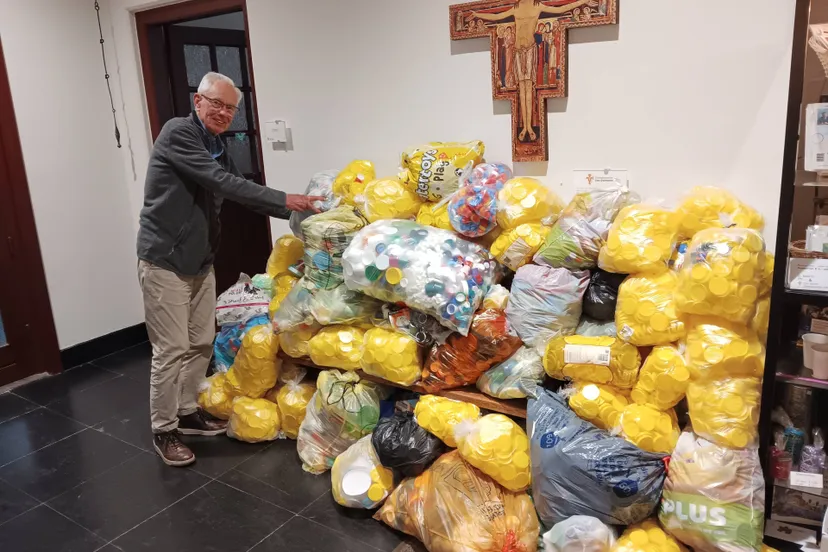 Stadsklooster inzamelpunt plastic doppen