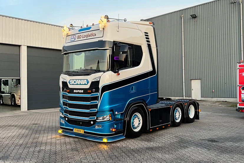 cat 8 de scania van jorn yland