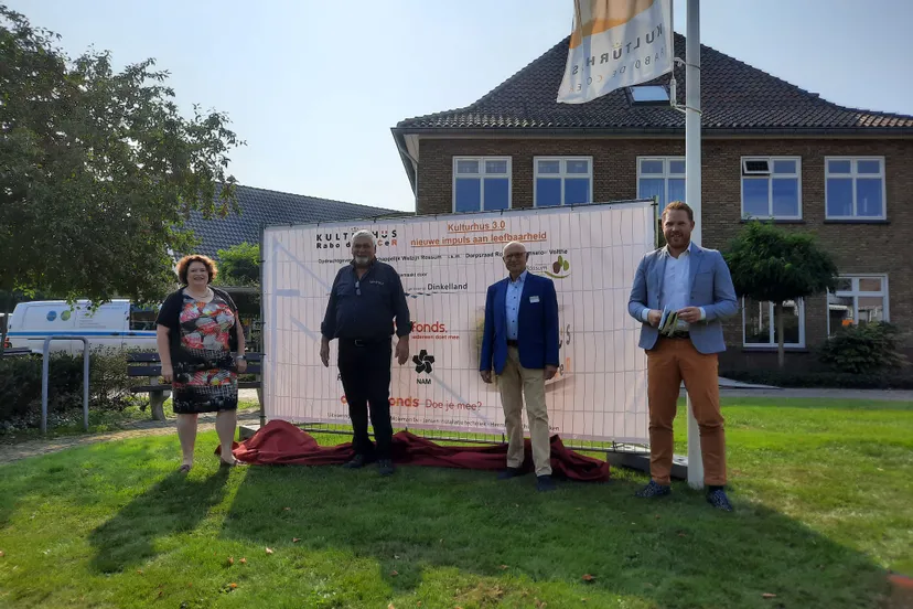 onthulling bouwbord kulturhus rossum