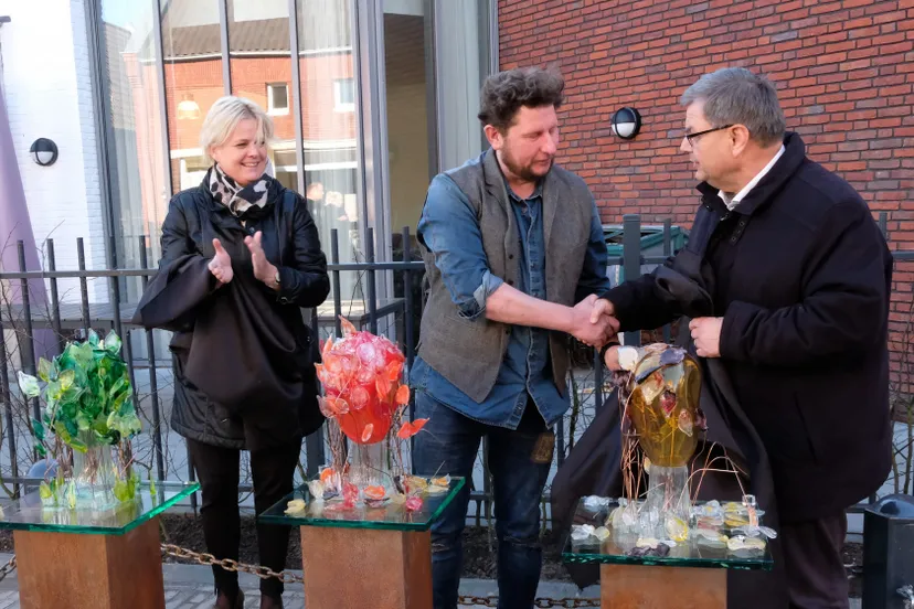 onthulling kunstwerk dokter eekmanhof e1521567791859