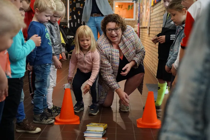 opening bieb op school door wethouder duursma e1558086897120