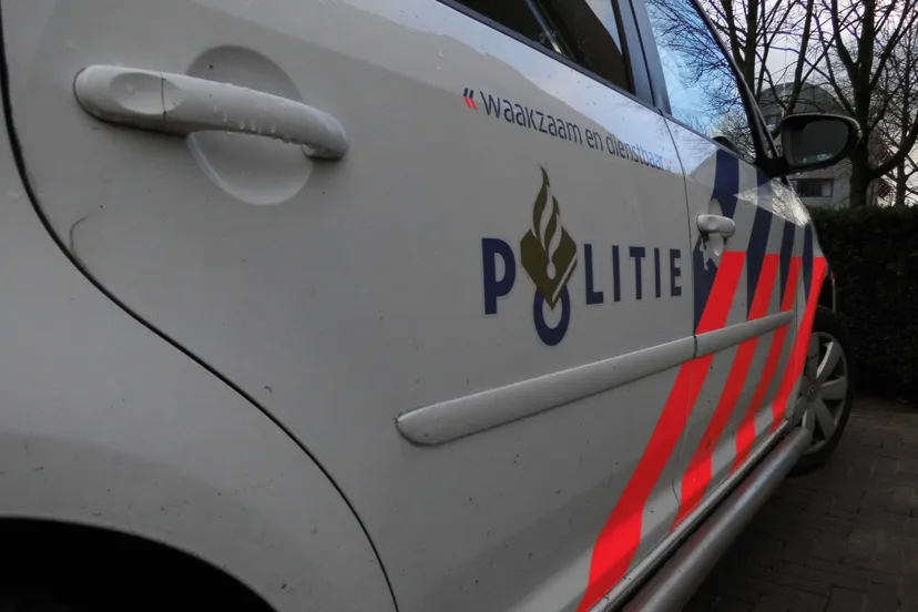 politiewagen 5 dm van hellesem