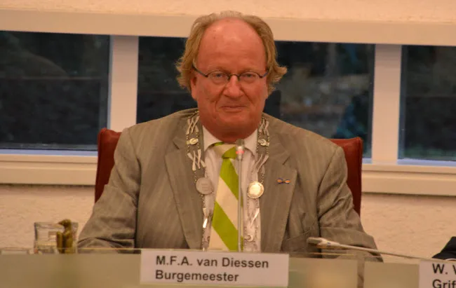 d5f0r2ck6ltuupkh5dh840ptn diessen5