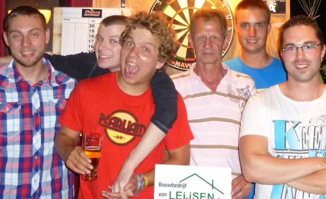 k46ev2wteq79y33sfrs6l24tn darts2309