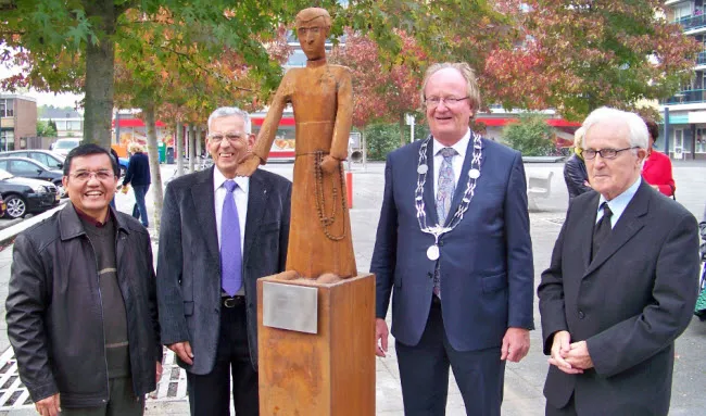 k6r63joaiiyopfxe7dhl9sjj3 broederbeeld