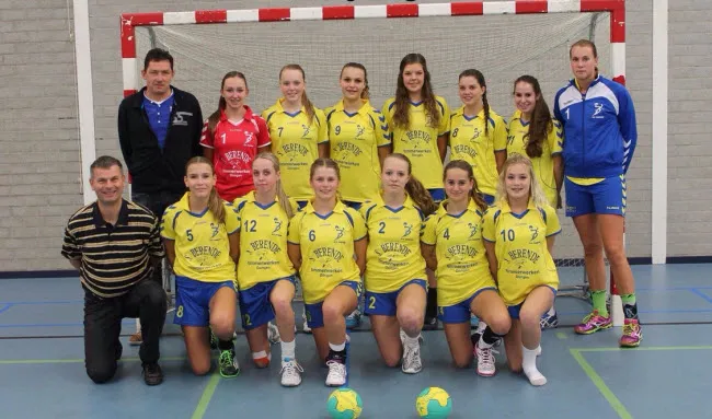 q06m5ka8eobfggisuuz3saylz hvdongenmb1