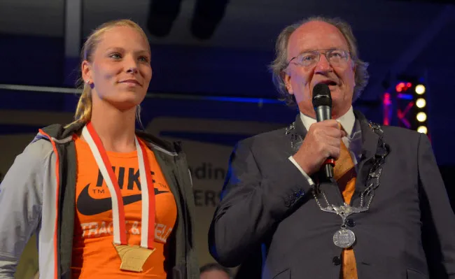 s4mg2evv8fm1y47zk94si41zq nadinehuldiging1