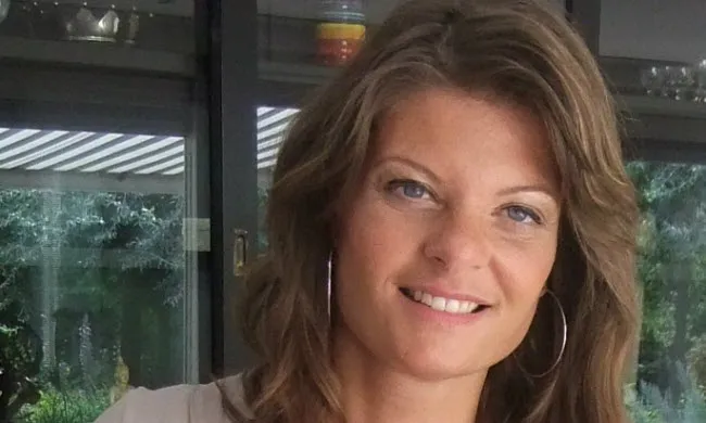 sfn8v6z7maw43fvl0dxiepg7y claudia