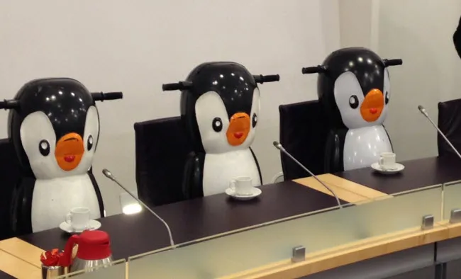 ujlvni2k8bkyge6pm3ljb8tcl pinguins