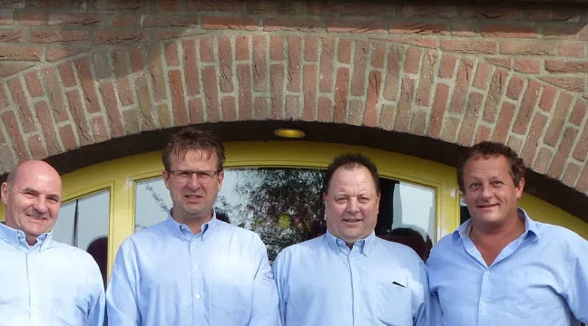 vdw4wk3al8q3frs6usb1ylkai hultermans2