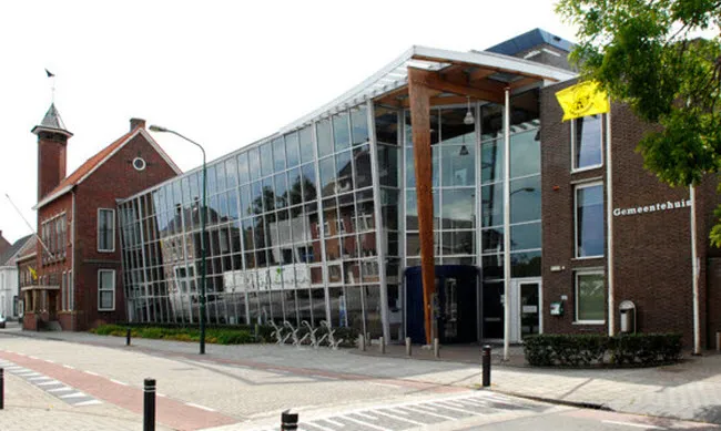 xiimsuoum7eche211gy1va325 gemeentehuis