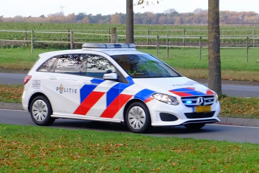 01-emmen-politie-auto