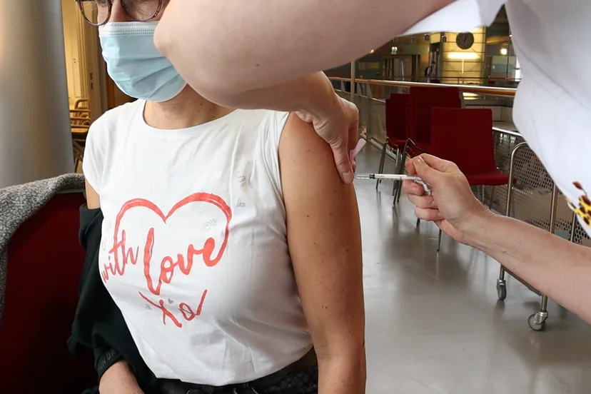 210201-foto-tweede-vaccinatieronde-ziekenhuis-treant-zorggroep